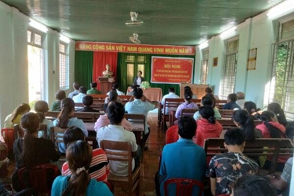 Bí thư Đảng ủy đối thoại với Nhân dân thôn Tây, xã Trà Tây